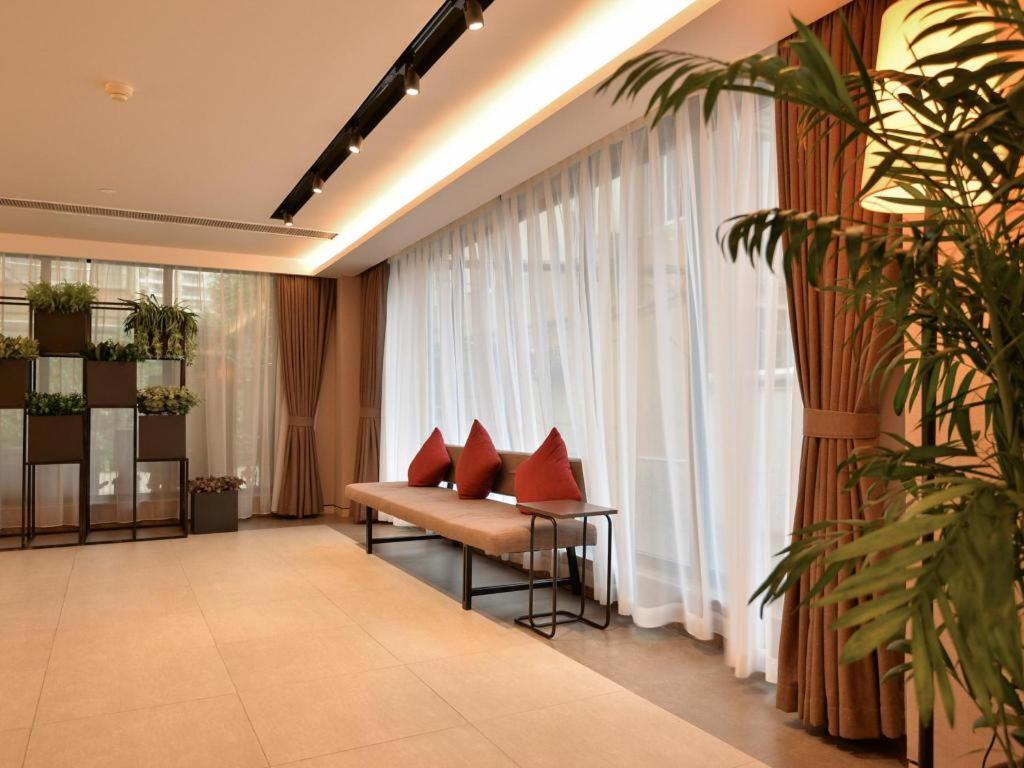 Home Inns Plus Shanghai Xujiahui Branch Eksteriør billede