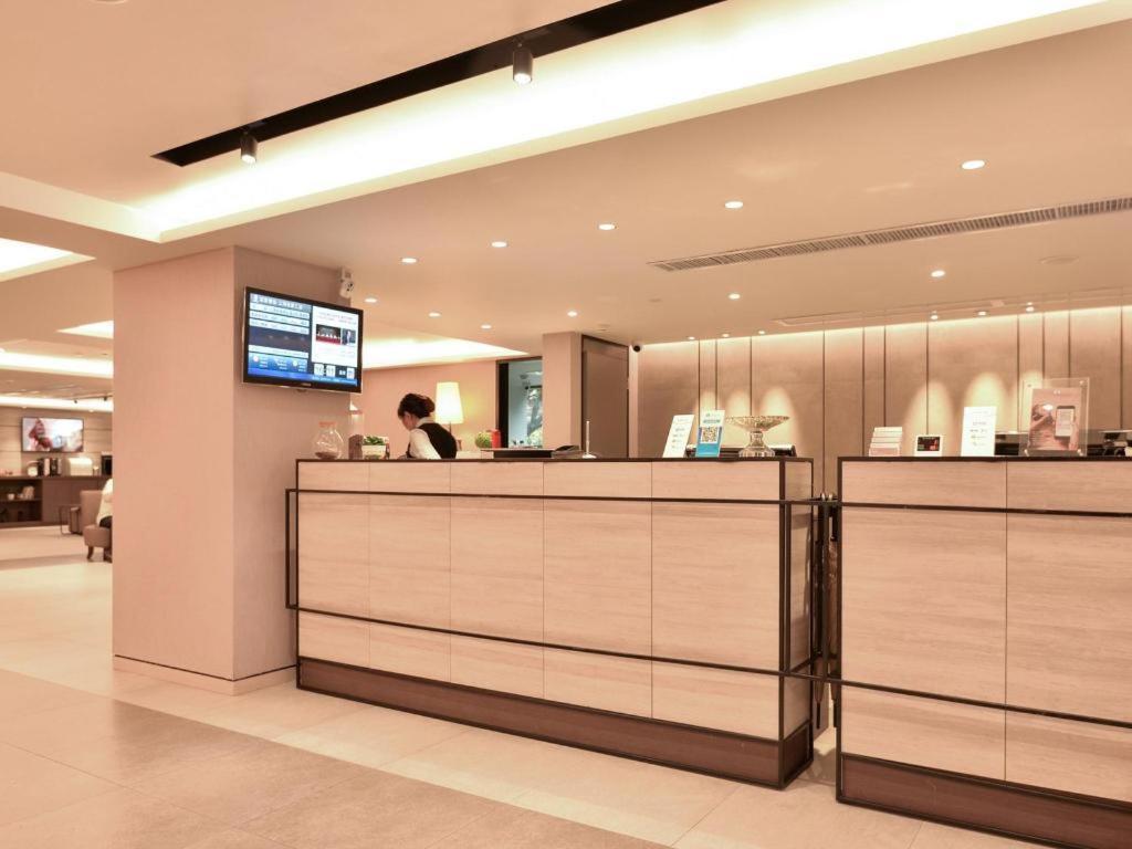 Home Inns Plus Shanghai Xujiahui Branch Eksteriør billede
