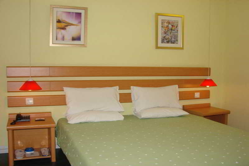 Home Inns Plus Shanghai Xujiahui Branch Eksteriør billede
